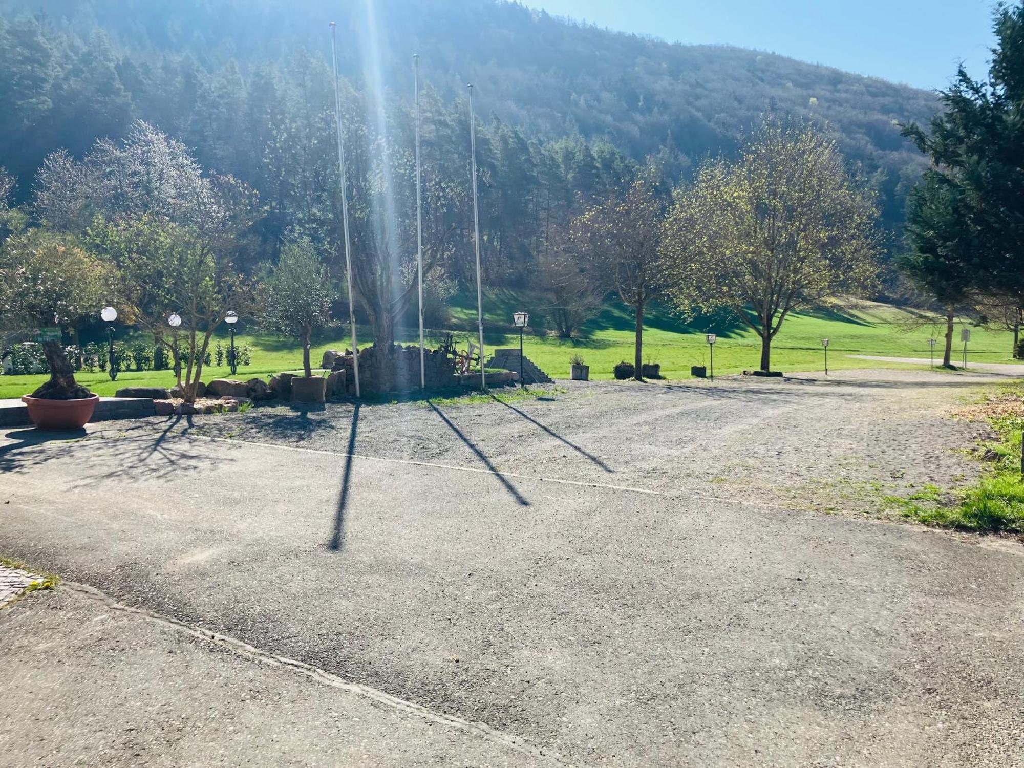 La Frontiera Hotel & Eventlocation - An Der Grenze , Naehe Schaffhausen -Rheinfall Tengen Buitenkant foto
